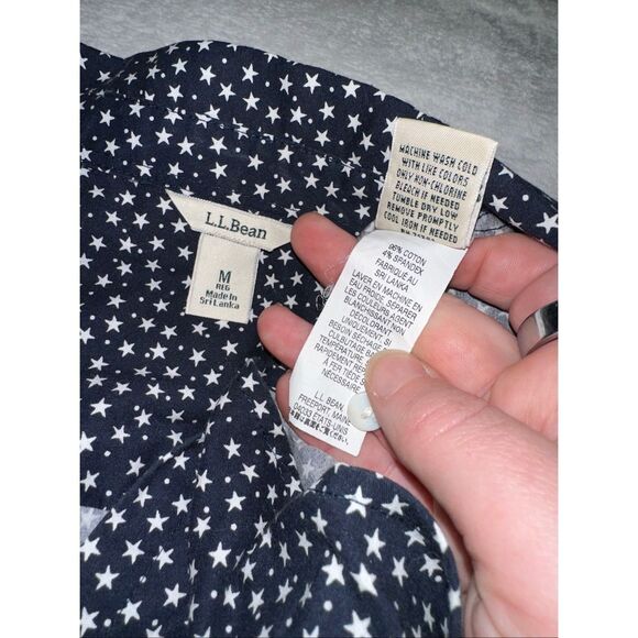 L.L. Bean Medium Short Sleeve Collared Button Down Shirt Navy White Star Pattern - Picture 7 of 10